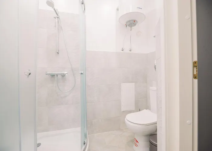 Gertrudes In Light-filled In Dzīvoklis