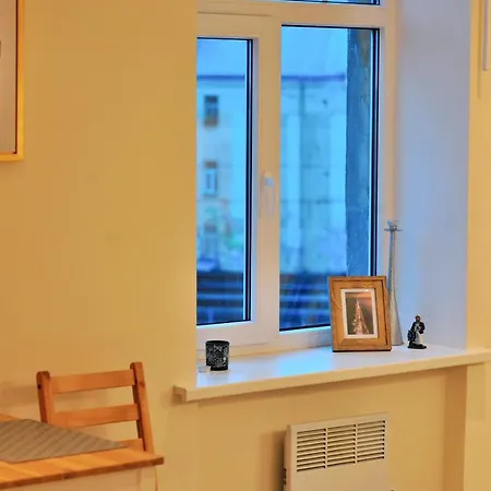 Gertrudes In Light-filled In